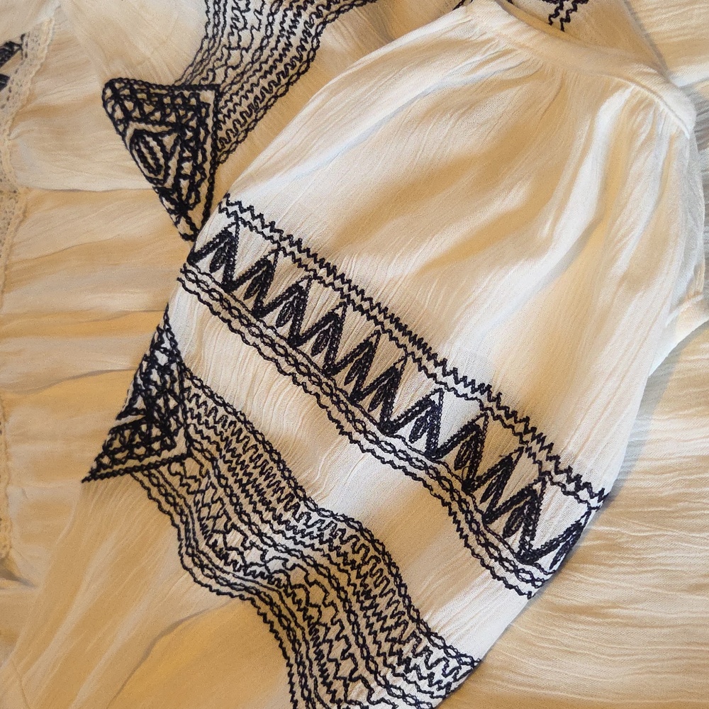 Blue Rain Bohemian Embroidered Blouse - Picture 3 of 3